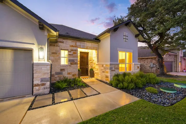 Property Slideshow image 2 of 40 | 1189 hammock gln, New Braunfels, TX, 78132