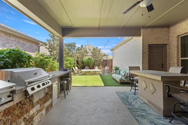 Property Slideshow image 3 of 39 | 4825 beaver creek dr, Arlington, TX, 76005