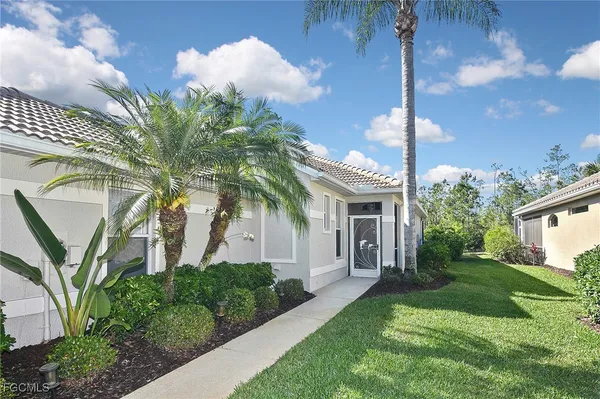 Property Slideshow image 3 of 50 | 8156 woodridge pointe dr, Fort Myers, FL, 33912