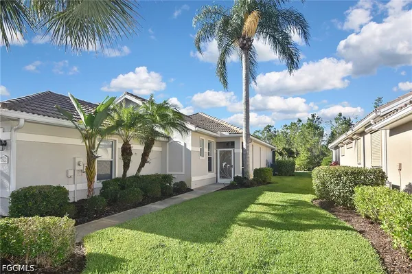 Property Slideshow image 3 of 50 | 8156 woodridge pointe dr, Fort Myers, FL, 33912