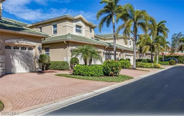 Property Slideshow image 2 of 36 | 558 vintage reserve ln 19b, Naples, FL, 34119