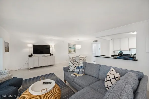 Property Slideshow image 3 of 25 | 222 harbour dr 312, Naples, FL, 34103