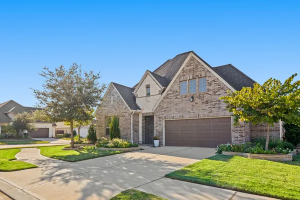 Property Slideshow image 2 of 38 | 5610 crescent ridge ct, Fulshear, TX, 77441