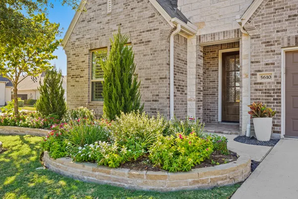 Property Slideshow image 3 of 38 | 5610 crescent ridge ct, Fulshear, TX, 77441