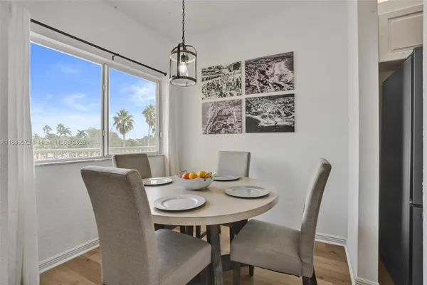 Property Slideshow image 3 of 43 | 7635 southampton ter 307, Tamarac, FL, 33321