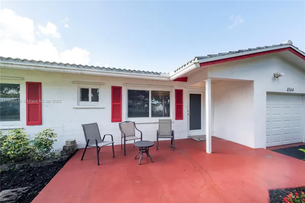 Property Slideshow image 3 of 31 | 8544 n campanelli blvd, Plantation, FL, 33322
