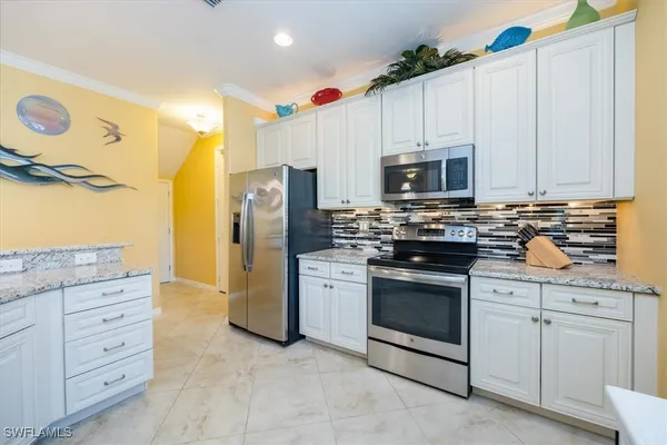 Property Slideshow image 3 of 26 | 9070 albion ln 5801, Naples, FL, 34113