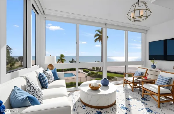 Property Slideshow image 2 of 16 | 2121 gulf shore blvd 203, Naples, FL, 34102