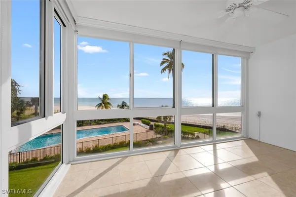 Property Slideshow image 3 of 16 | 2121 gulf shore blvd 203, Naples, FL, 34102