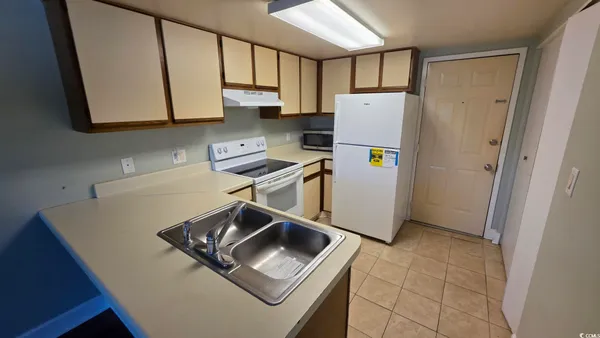 Property Slideshow image 3 of 14 | 6850 blue heron blvd 102, Myrtle Beach, SC, 29588