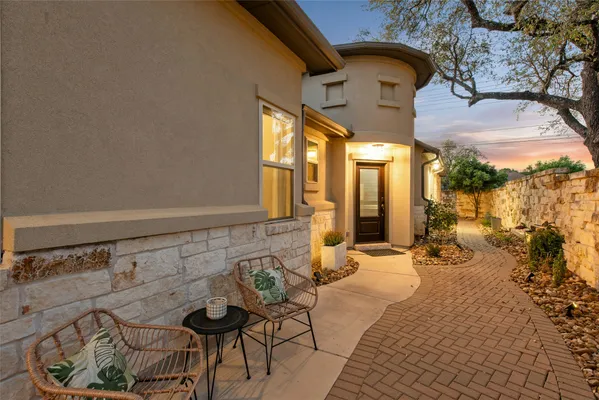 Property Slideshow image 3 of 39 | 549 clubhouse dr g, Georgetown, TX, 78628