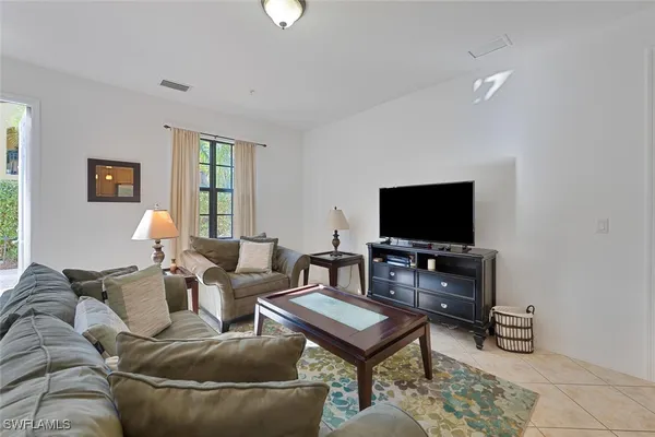 Property Slideshow image 3 of 21 | 8945 malibu st 204, Naples, FL, 34113