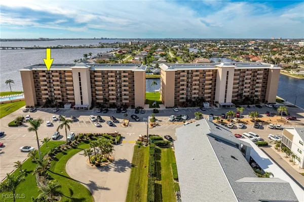 Property Slideshow image 3 of 48 | 4280 se 20th pl 802, Cape Coral, FL, 33904