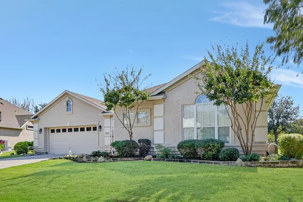 Property Slideshow image 2 of 39 | 9813 callaway ct, Denton, TX, 76207