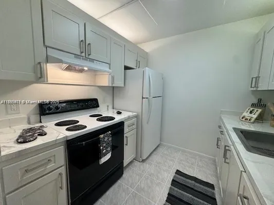 Property Slideshow image 3 of 14 | 13450 sw 3rd st d209, Pembroke Pines, FL, 33027