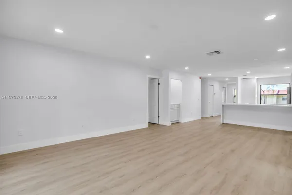 Property Slideshow image 3 of 38 | 8535 casa del lago f, Boca Raton, FL, 33433