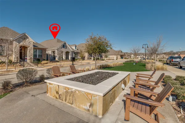 Property Slideshow image 2 of 31 | 4774 kings garden pkwy, Arlington, TX, 76005