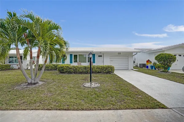 Property Slideshow image 2 of 58 | 1806 sw 18th st, Boynton Beach, FL, 33426