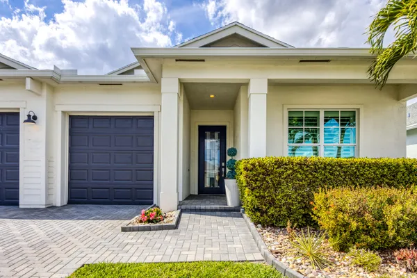 Property Slideshow image 3 of 41 | 642 se goldenrod rd, Port St Lucie, FL, 34984