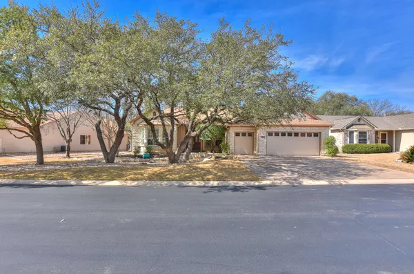 Property Slideshow image 2 of 40 | 106 longhorn trl, Georgetown, TX, 78633