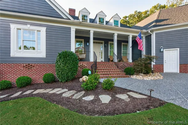 Property Slideshow image 3 of 48 | 105 n knob hl, Williamsburg, VA, 23188