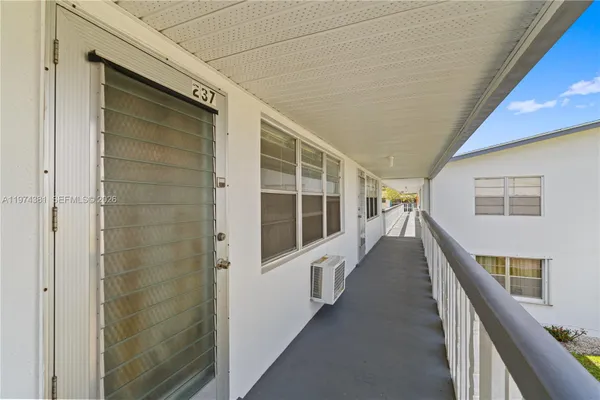 Property Slideshow image 2 of 42 | 237 camden j 237, West Palm Beach, FL, 33417