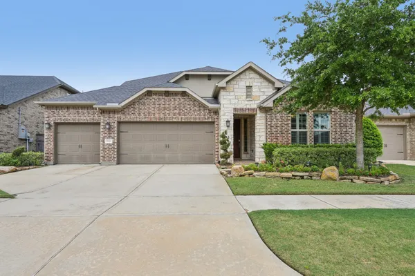 Property Slideshow image 2 of 31 | 5635 ivory cove ln, Fulshear, TX, 77441