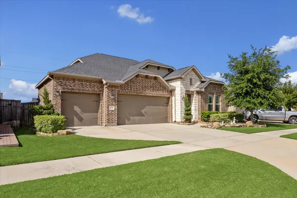 Property Slideshow image 2 of 30 | 5635 ivory cove ln, Fulshear, TX, 77441
