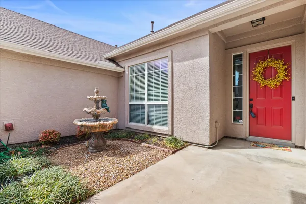 Property Slideshow image 3 of 40 | 9708 grandview dr, Denton, TX, 76207