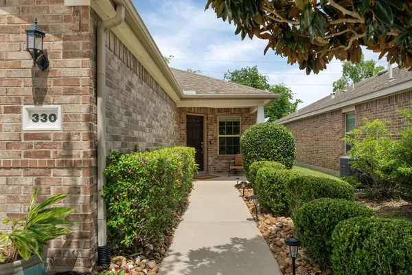 Property Slideshow image 3 of 45 | 330 ranch house ln, Richmond, TX, 77469