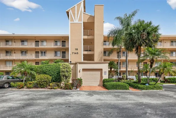 Property Slideshow image 2 of 83 | 7145 huntington ln 205, Delray Beach, FL, 33446