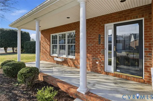 Property Slideshow image 3 of 34 | 5910 lakemere dr, North Chesterfield, VA, 23234