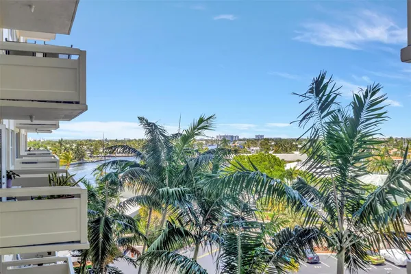 Property Slideshow image 3 of 28 | 3200 ne 36th st 612, Fort Lauderdale, FL, 33308