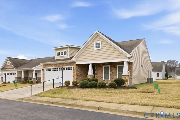 Property Slideshow image 3 of 39 | 7504 red hill club ct, Henrico, VA, 23231