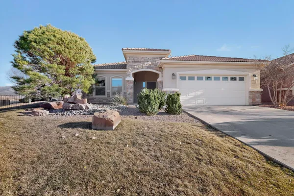 Property Slideshow image 2 of 47 | 900 cottonwood cir, Bernalillo, NM, 87004