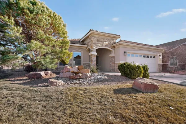Property Slideshow image 3 of 47 | 900 cottonwood cir, Bernalillo, NM, 87004