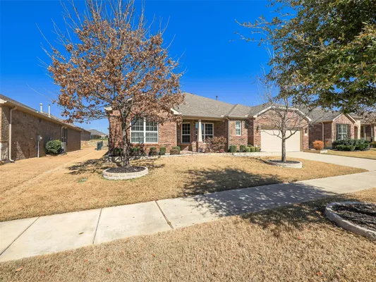 Property Slideshow image 2 of 40 | 2536 luna vista ln, Frisco, TX, 75036