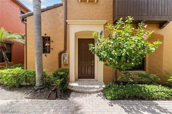 Property Slideshow image 2 of 32 | 8957 malibu st 502, Naples, FL, 34113