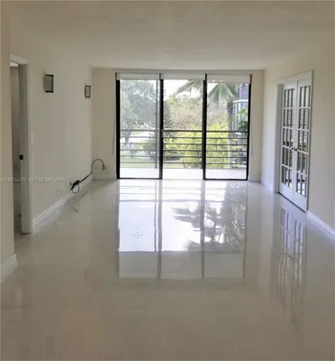Property Slideshow image 2 of 25 | 20500 w country club dr 314, Aventura, FL, 33180