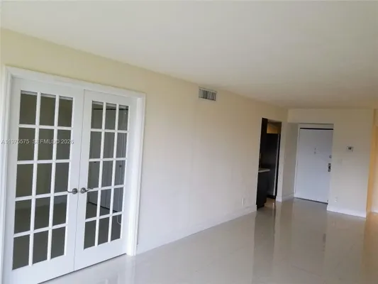 Property Slideshow image 3 of 25 | 20500 w country club dr 314, Aventura, FL, 33180