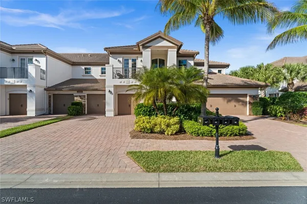 Property Slideshow image 2 of 49 | 8069 players cove dr 202, Naples, FL, 34113