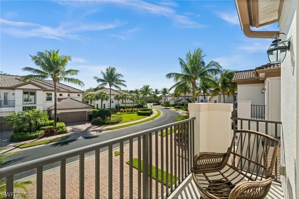 Property Slideshow image 3 of 49 | 8069 players cove dr 202, Naples, FL, 34113