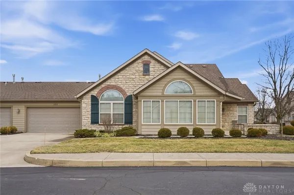 Property Slideshow image 2 of 36 | 682 sagamon dr, Beavercreek, OH, 45434