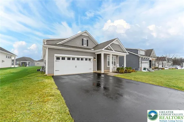 Property Slideshow image 2 of 41 | 7903 keystone dr, Upper Macungie Twp, PA, 18031