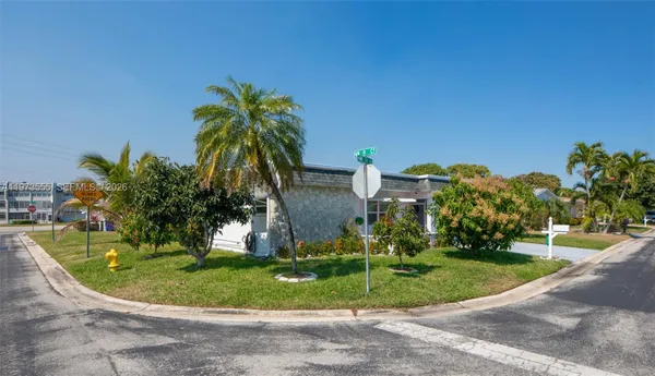 Property Slideshow image 3 of 45 | 995 nw 74th ave, Margate, FL, 33063