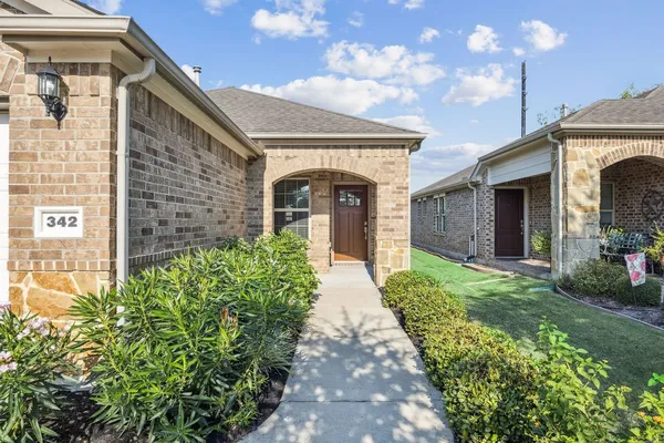 Property Slideshow image 2 of 17 | 342 ranch house lane ln, Richmond, TX, 77469