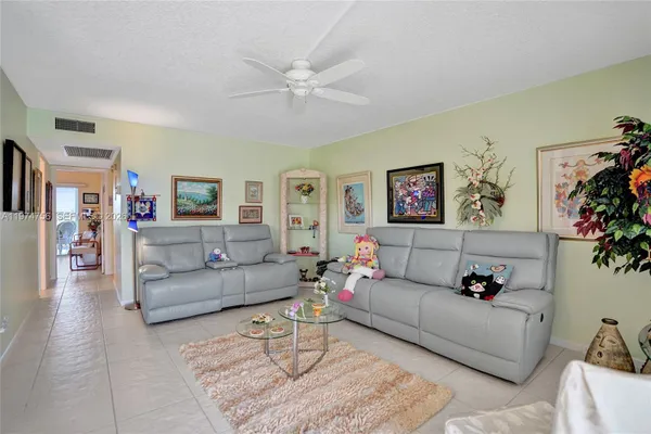 Property Slideshow image 3 of 55 | 4079 cambridge d 4079, Deerfield Beach, FL, 33442