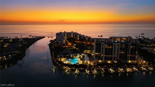 Property Slideshow image 3 of 10 | 2400 gulf shore blvd 402, Naples, FL, 34103