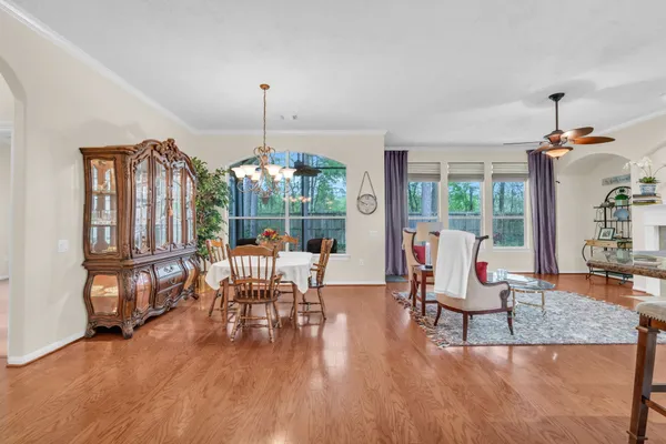 Property Slideshow image 3 of 44 | 44 windsor bridge dr, Conroe, TX, 77384