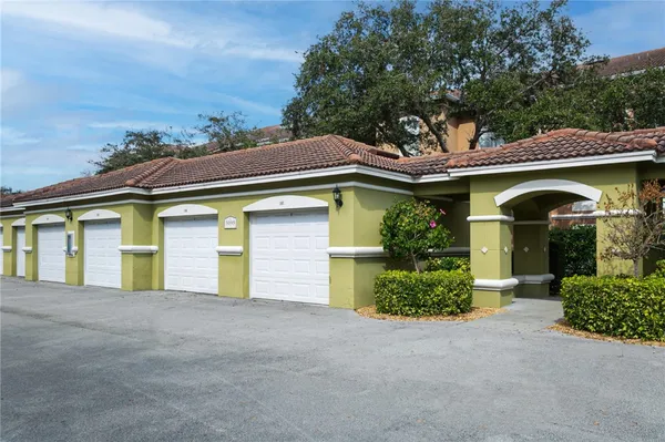 Property Slideshow image 3 of 23 | 5095 fairways cir 107, Vero Beach, FL, 32967